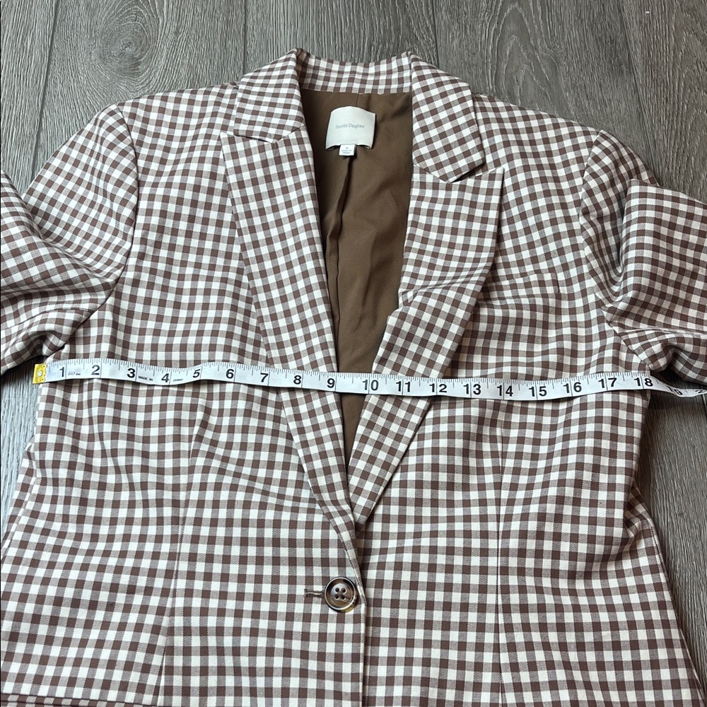 Favorite Daughter The Break-Up Blazer
Tan and Brown Plaid women medium nwot - Picture 4 of 13